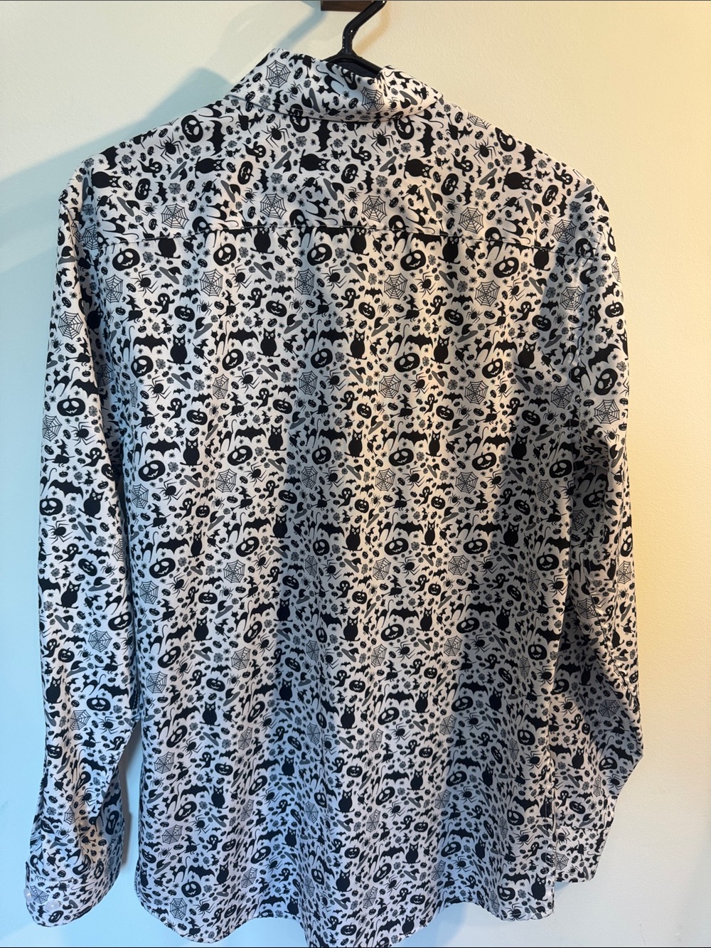 Men’s Lightweight Halloween Printed Shirt - Picture 4 of 4